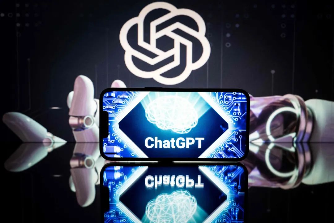 ChatGPT掀起技术狂潮!“顶流”之下,看人工智能喜与忧